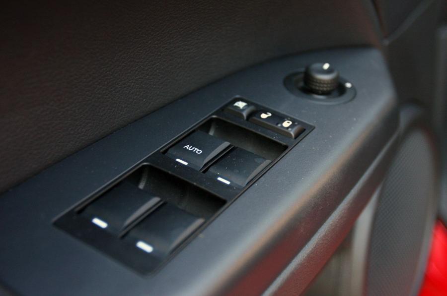  Dodge Caliber Heat 2011 года  (фото 12 из 29)